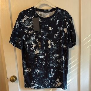 VRST Men's Blue and White T-Shirt